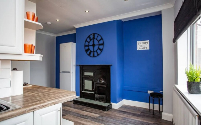 Large 3 Bed Apartment-sea Road