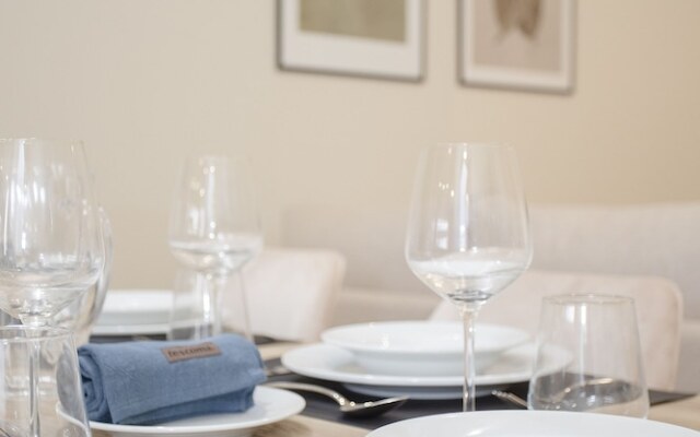 Liiiving in Porto-Uptown Pearl Apartment