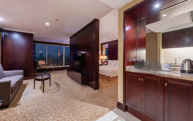 Golden Eagle Summit Hotel Downtown