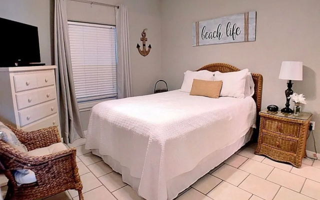 Dunes 205 - 1 Br Condo