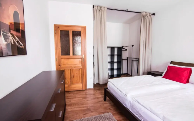 Tylova Apartments