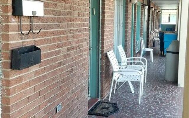 Calypso Motor Inn