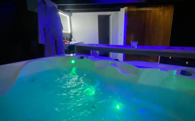 Mieuxqualhotel jacuzzi privatif La retro