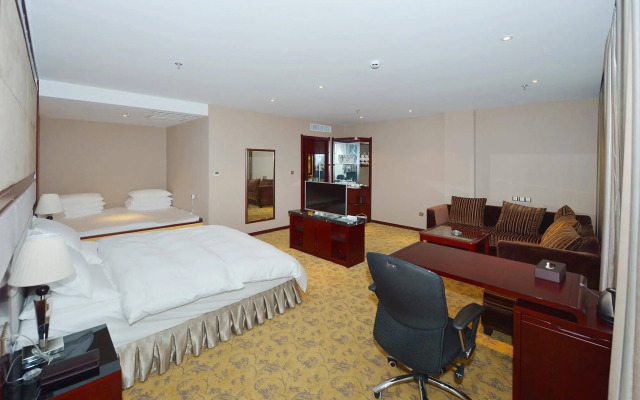 Dandong Jiangbin International Hotel (Yalu River Broken Bridge Scenic Spot Railway Station Branch)