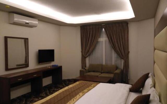 Crown Glory Hotel Suites