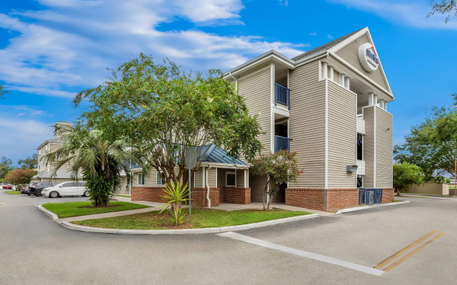 Suburban Studios Lakeland North I-4