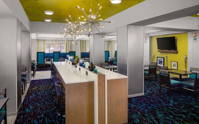 Hampton Inn & Suites Nashville-Airport
