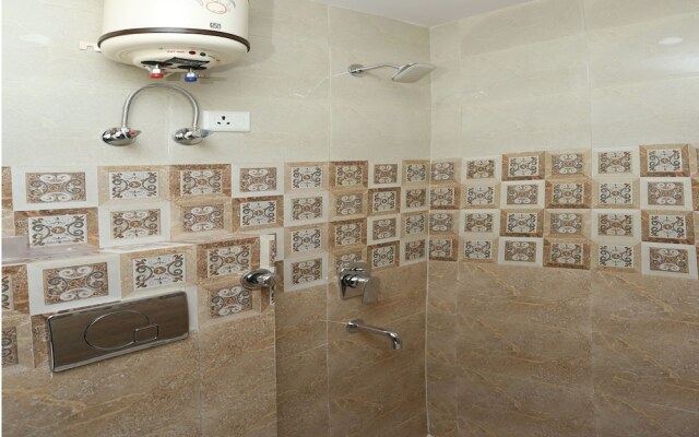 OYO 11952 Hotel Royal India