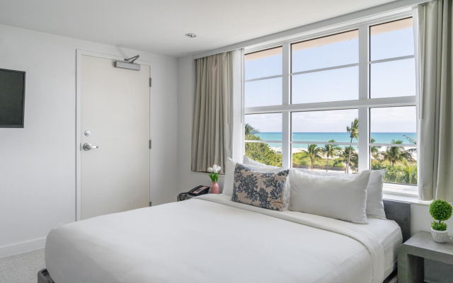 Clevelander Hotel – Adults Only