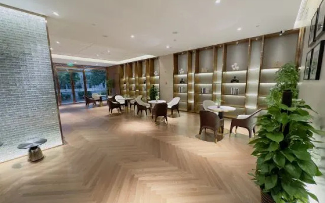 Lotus Hotel