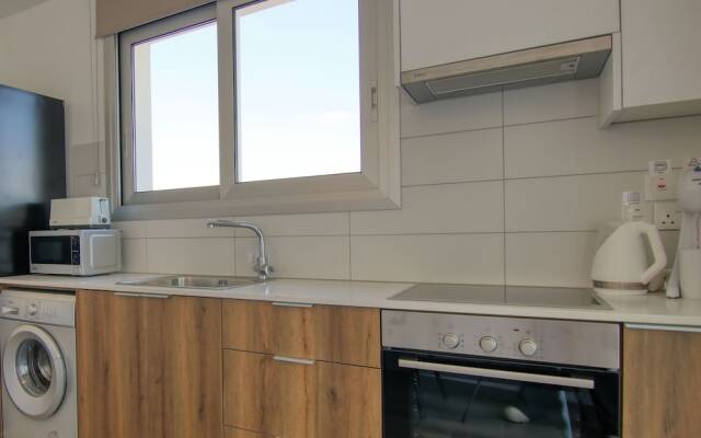 Phaedrus Living Coral Suites Harmony