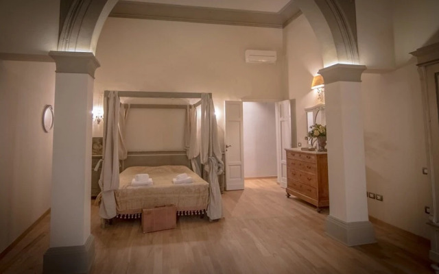 Breathtaking 4BD Apt 5min Walk to Duomo