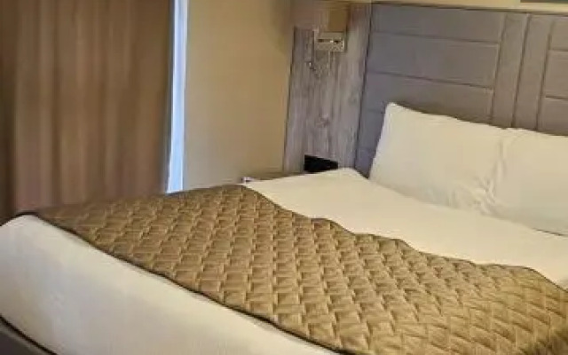 Parla Park Otel