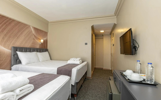 Loyal City Hotel