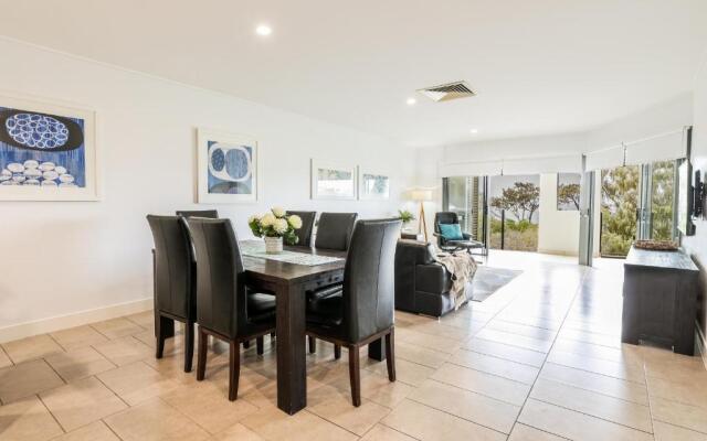 Azure Vista - 3 Bedroom Unit - Ocean Views