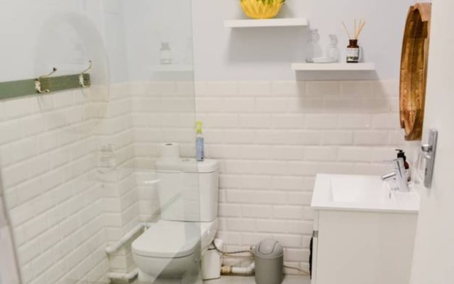 2 Bedroom Apartment Near Sea Point