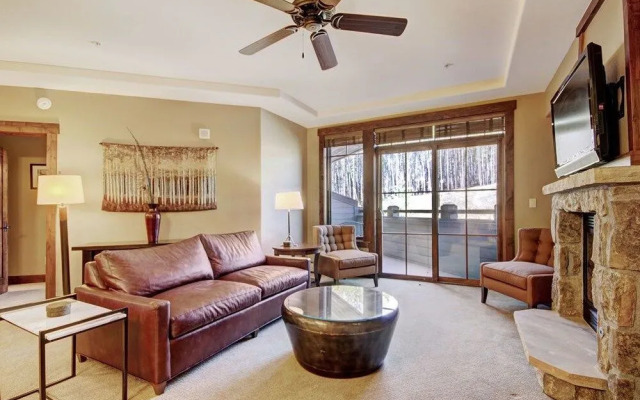 Crystal Peak Lodge 7203 - Ski-In/Ski-Out by RedAwning