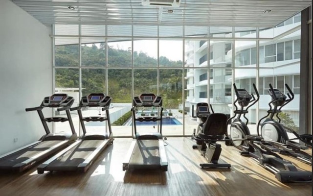 Sky Bungalow Green Beverly Hills