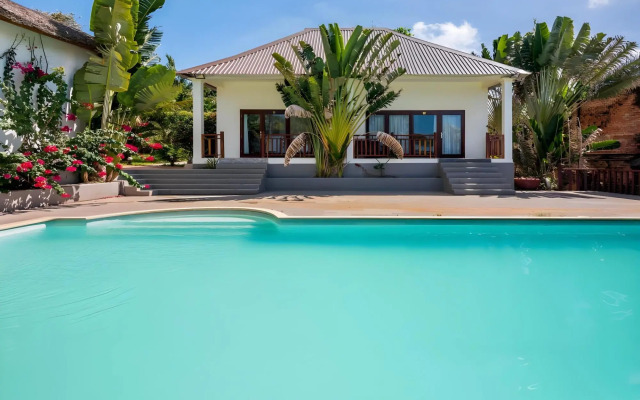The Tahiti Beach Hotel