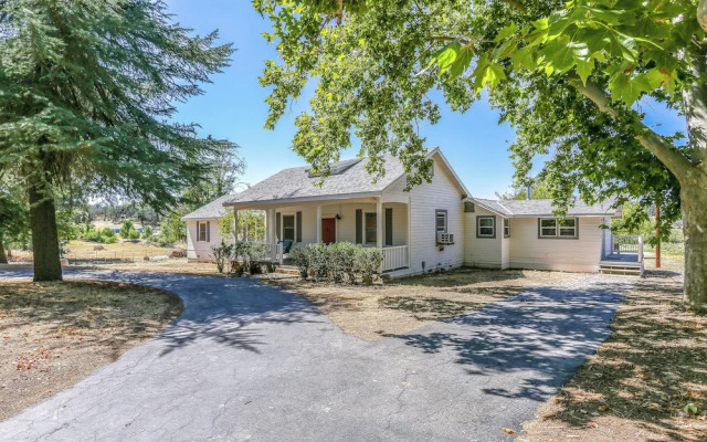 Spacious Coarsegold Getaway ~ 34 Mi to Yosemite!