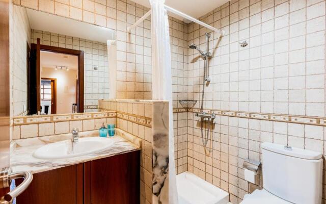 HolidayVilla Serenity with Pool & BBQ by HolidaysHome