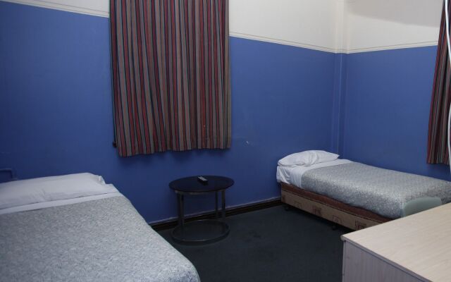 The Old Swan Barracks - Hostel