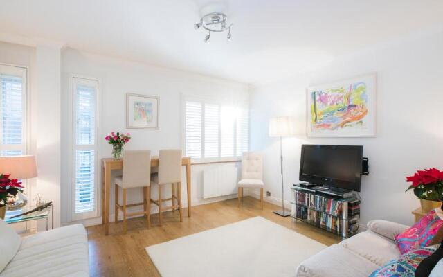 Sublime 1 bed flat with Thames view