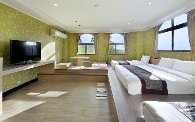 Jinsa Lakeside View Resort