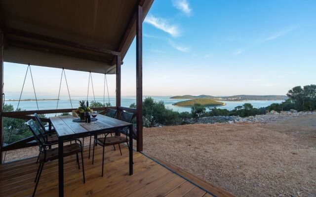 Glamping Tents and Mobile Homes Trasorka - Campsite
