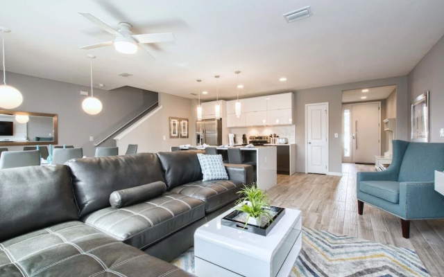 Le Reve 4 Bedroom Townhome w Splashpool - 1203LR