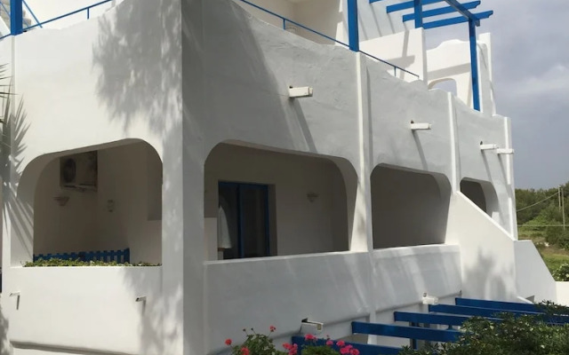 Villa Flora Studios & Apartments