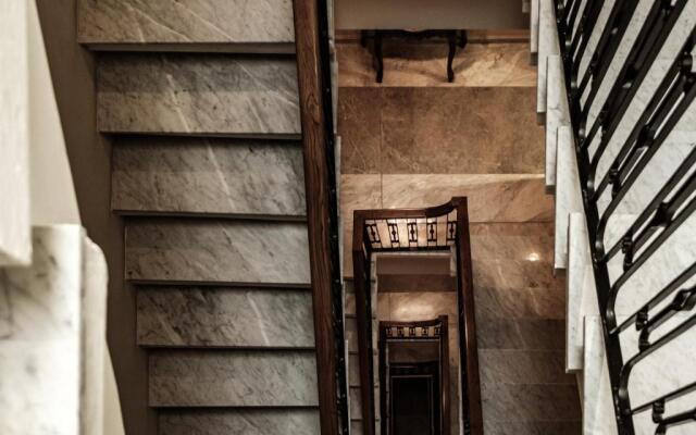 1926 Le Parisot Boutique Suites