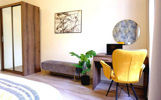 Luxury renovated apartment perfect for families