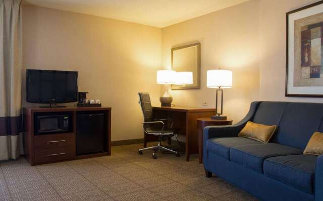 Comfort Suites Fultondale I-65 near I-22
