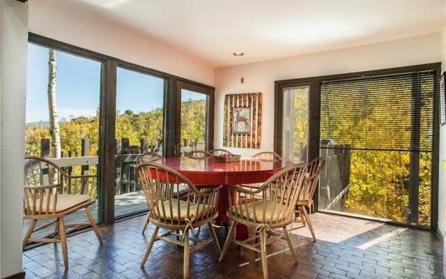 Black Bear Lodge - 5 Bedrooms Home