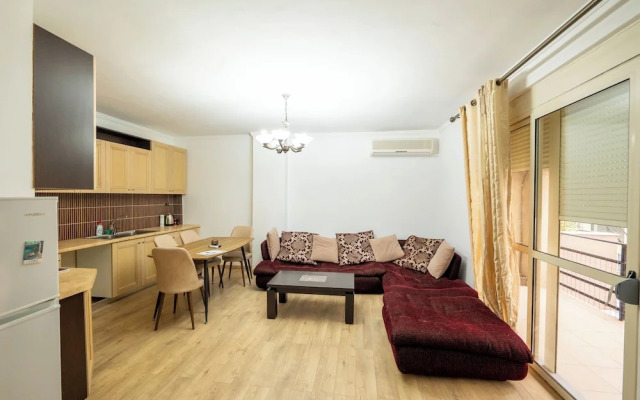 Tirent Apartment - Spacious 2-Bedroom Stay Near Liqeni i Thatë