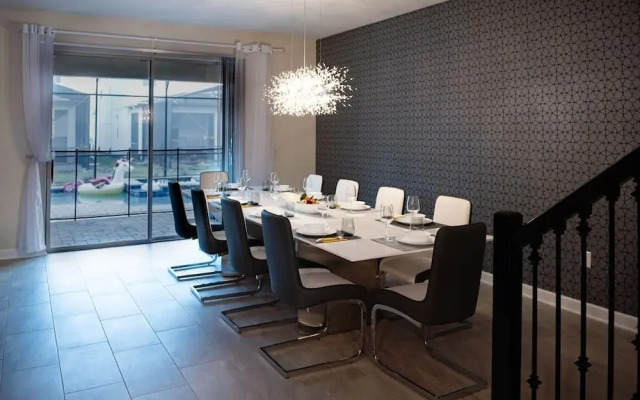 Luxury fun 9BR Near Disney Villa