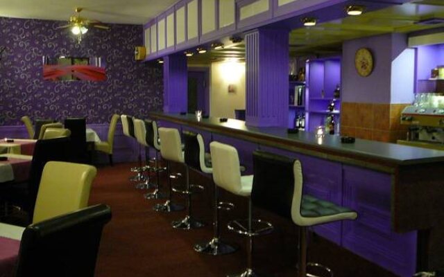 Grand Luxury Hotel