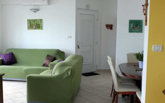 Charming Holiday House in a Quiet Area,large Covered Terrace With Great sea View