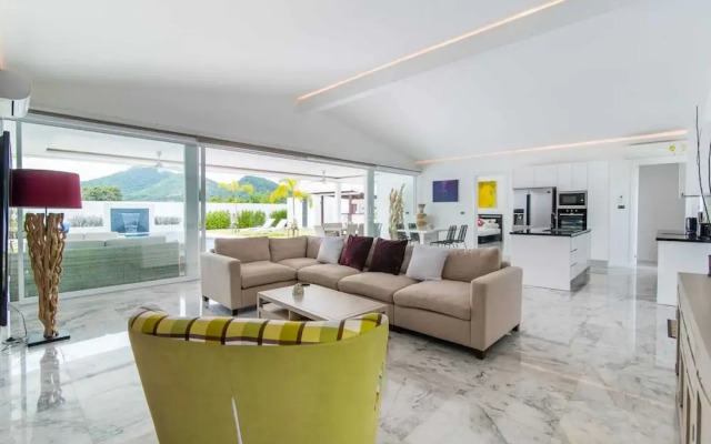 Luxury Modern 4 Bedroom Pool FH108