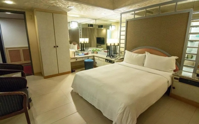 Katherine Plaza Hotel