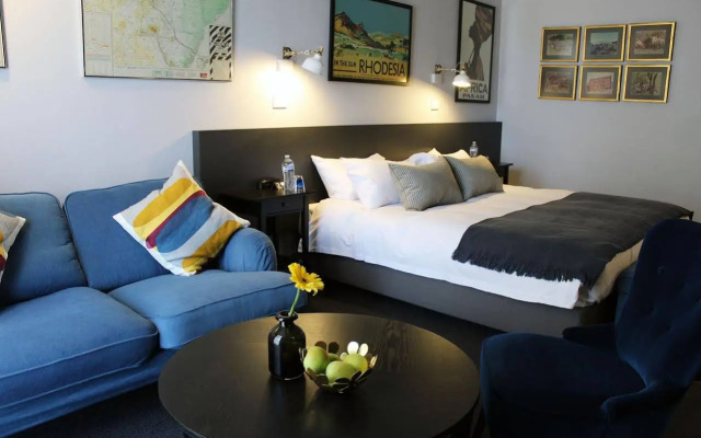 The Oriana Orange - Retro Hotel & Resort