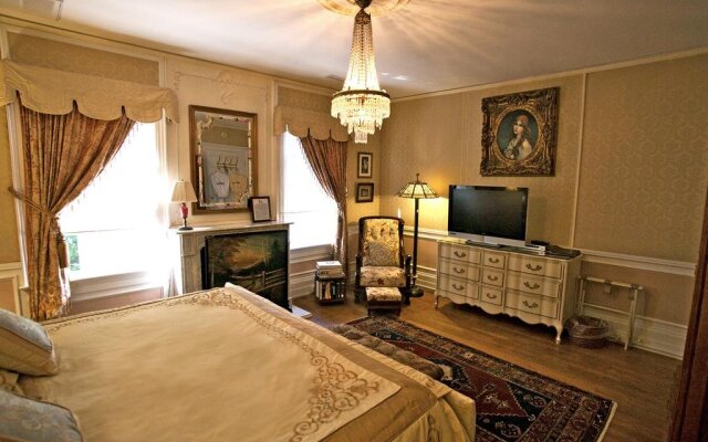 Melange Bed & Breakfast