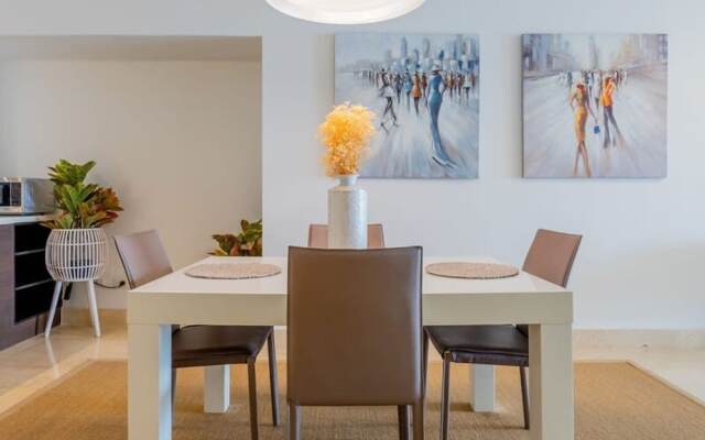 w Amazing 1BR With Balcony in YOO