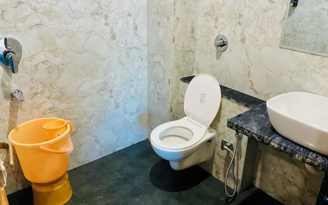 Stay 10 Parallel Apartment Hotel