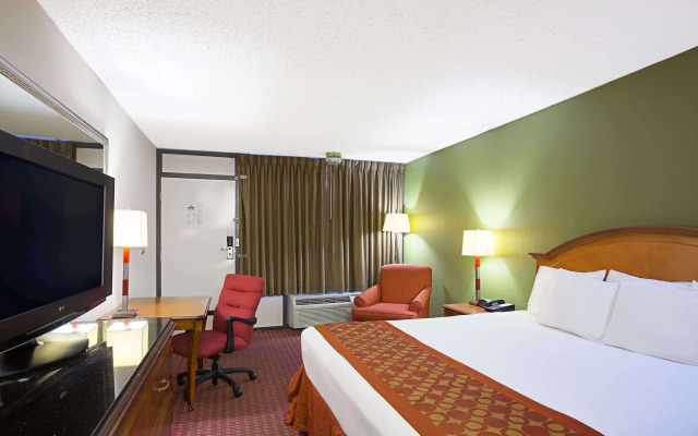 Days Inn by Wyndham Lafayette/University