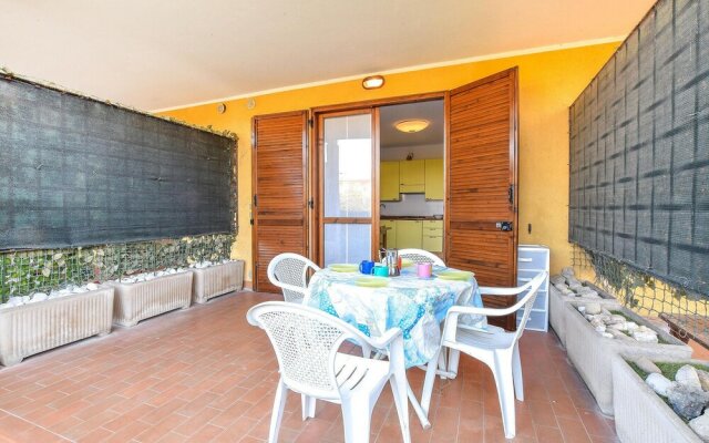 Beautiful Apartment in Lugana di Sirmione With Outdoor Swimming Pool and 1 Bedrooms