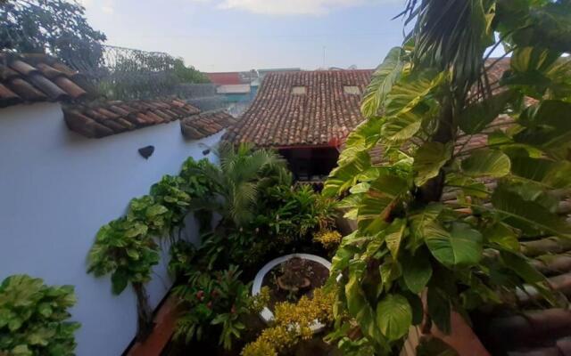 Casa Alma-Spacious & breezy 3bed/3bath house w/garden