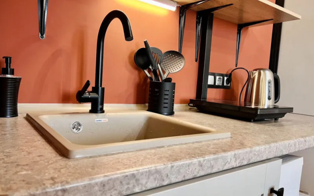 Диван и Чемодан на ул. Вокзальная магистраль, 2