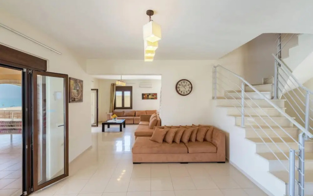 Villa in Rethimnon Crete With Private Pool